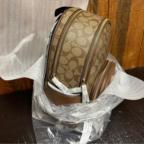 Coach Court Backpack In Signature Canvas - Picture 7 of 8